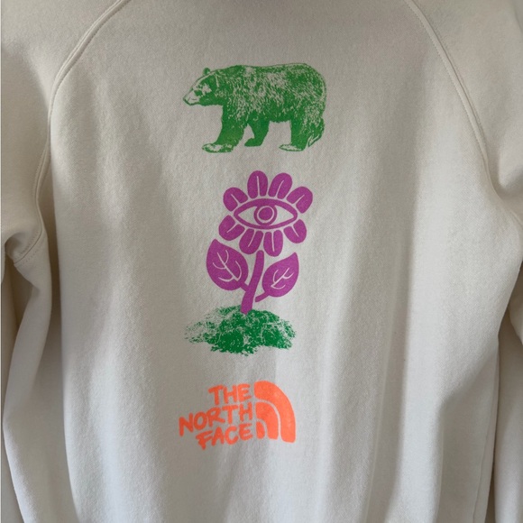 The North Face Outdoors Together Women’s Hoodie size medium - Picture 10 of 10